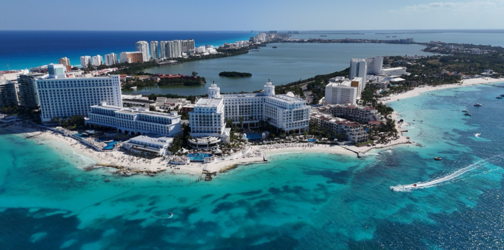 aerial view of Resorts and Hotels Cancun Mexico